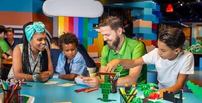 Brüssel: Erlebe das ultimative LEGO Erlebnis mit einem All-Access-Ticket für 12 Aktivitätsbereiche. Bring die Kinder mit, um im LEGO Discovery Centre in Brüssel zu bauen, zu lernen und ihre Fantasie spielen zu lassen.